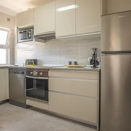 Villa Pedro - Swimming Pool - By Bedzy *